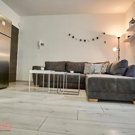 Vanessa - Hostaid Apartman *